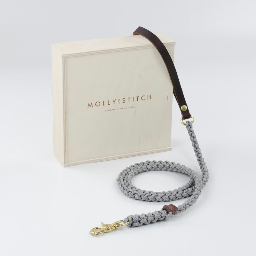 Molly and Stitch Touch of Leather Leash Grå
